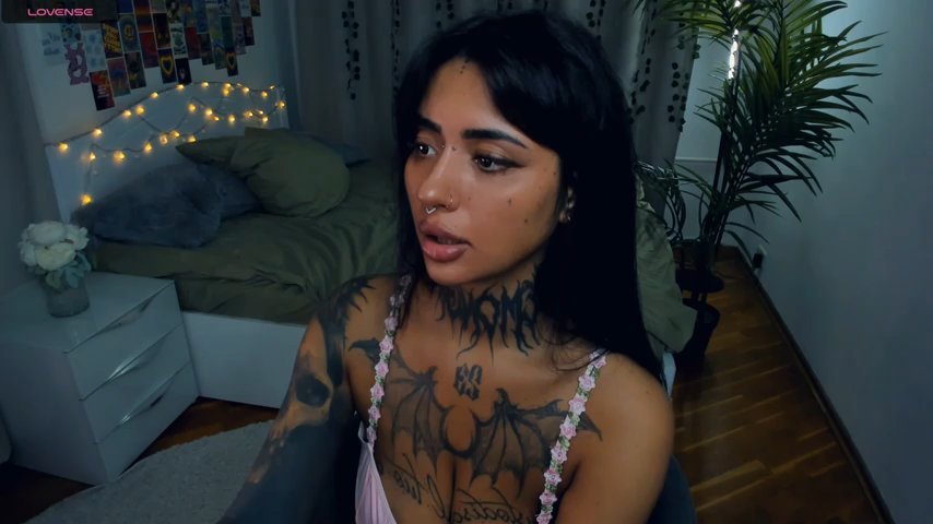 CharimgSabrina live cam screenshot female on PornAJ – Adult Videos, Live Cams & Chat — screenshot #1